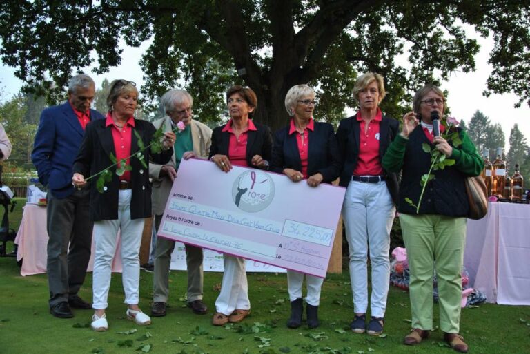 Photo des fonds collectés durant la compétition Rose sur Green, utilisée pour le communiqué de presse édition 2014 du site web Rose sur Green